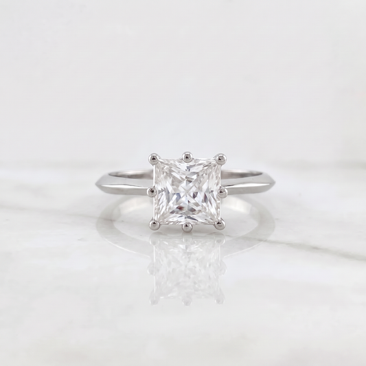 Anillo Solitario Moisanita 1 qts 1.8g / T5 1/2 Oro Blanco 18K