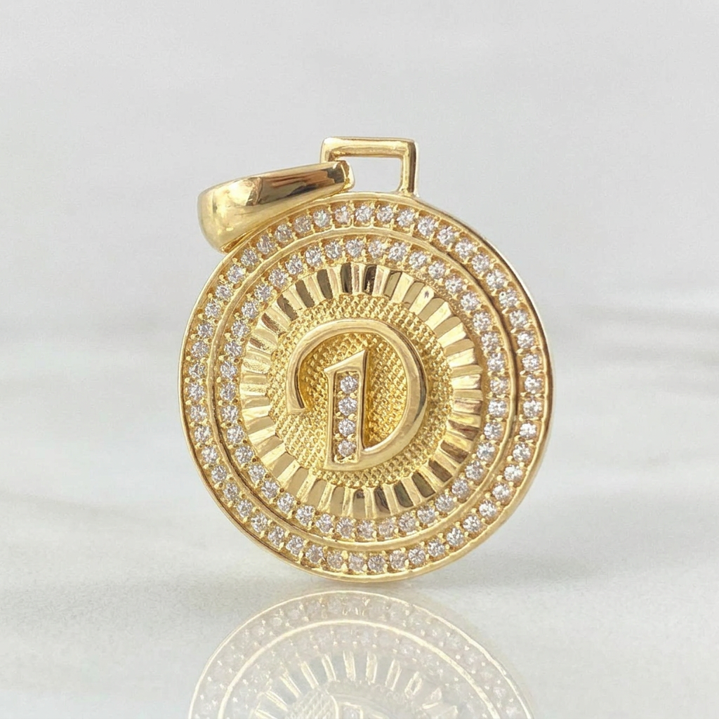 Pendant Medal Letter D 4.55g / 1 1/4 in 18K Yellow Gold