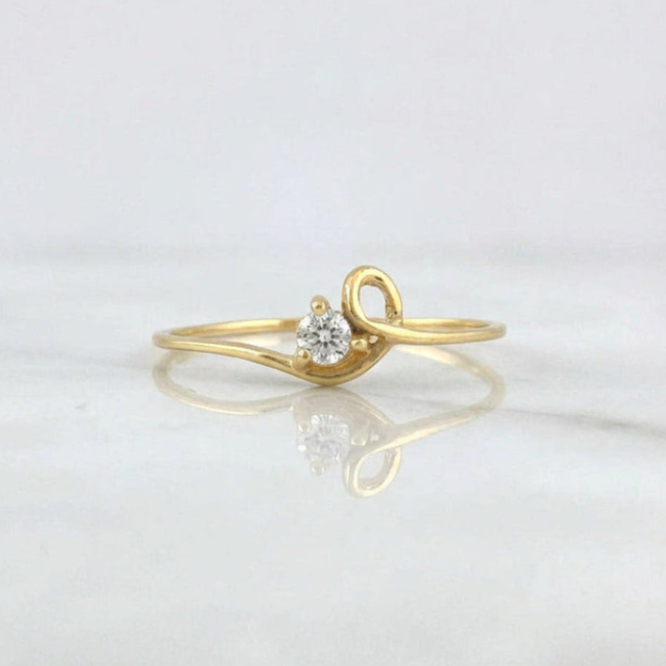 Anillo Solitario Lazo 0.85g / T8.75 Oro Amarillo 18K