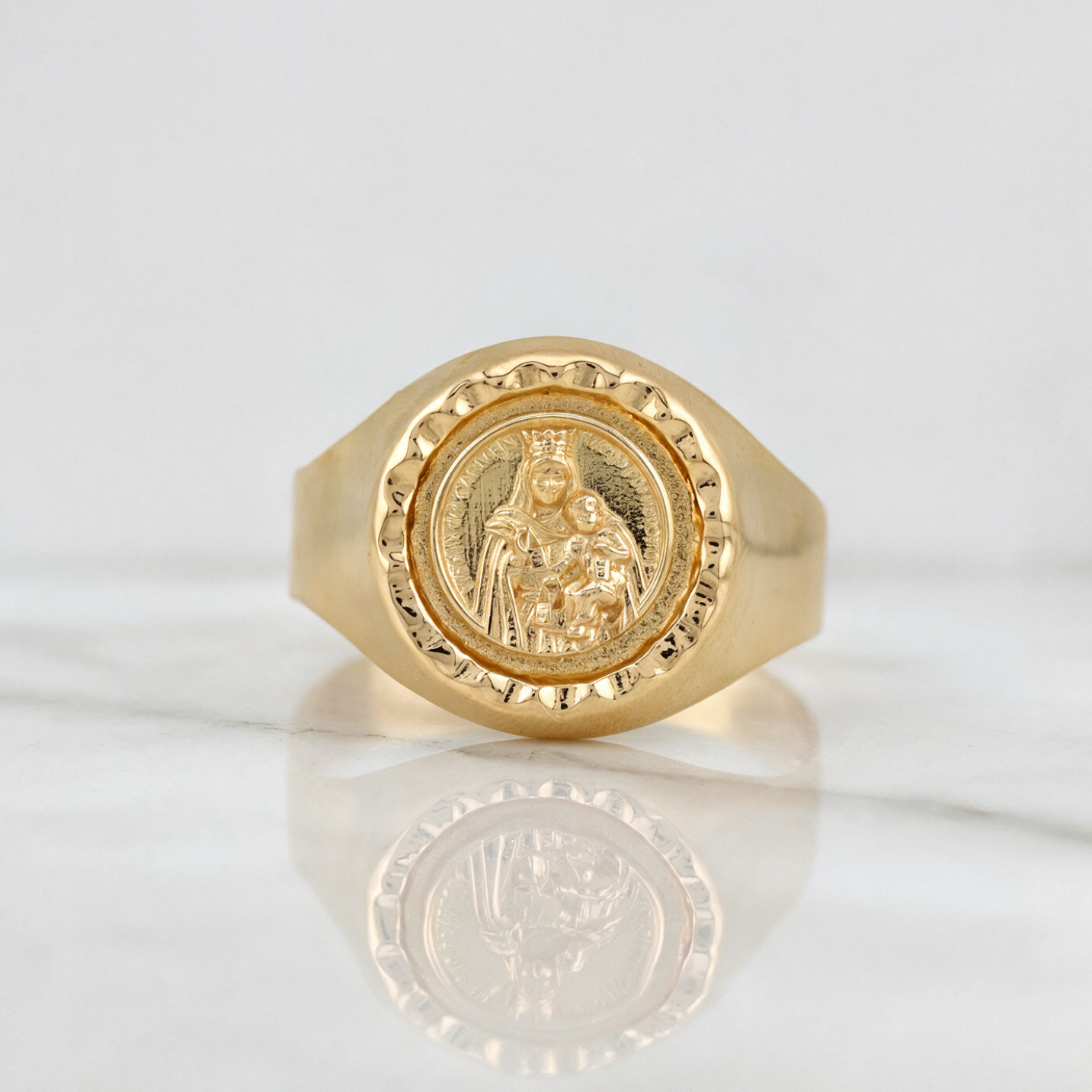 Virgin of Carmen Ring 3.7g / T10.75 Yellow Gold 18K