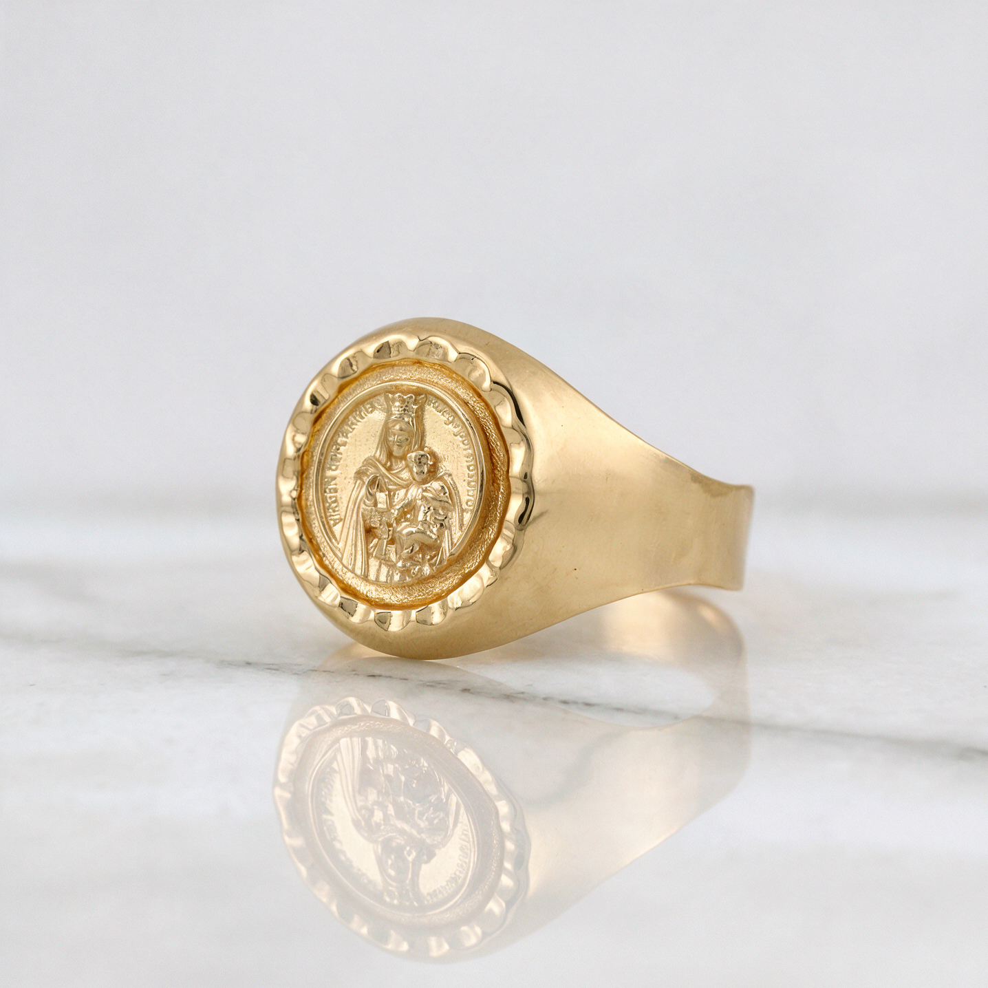 Virgin of Carmen Ring 3.7g / T10.75 Yellow Gold 18K