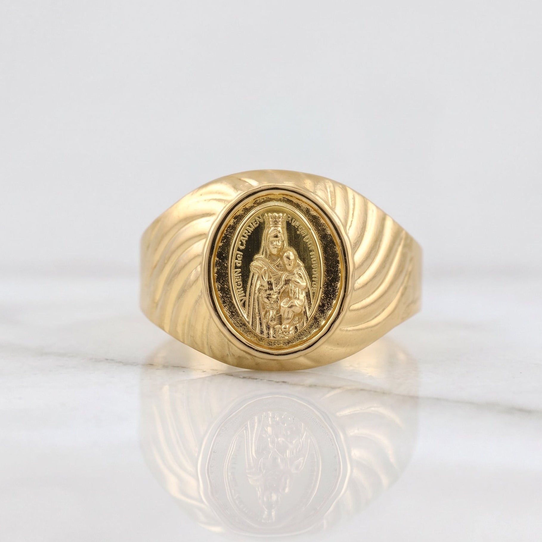 Virgin of Carmen Ring 3.5g / T11.25 Yellow Gold 18K