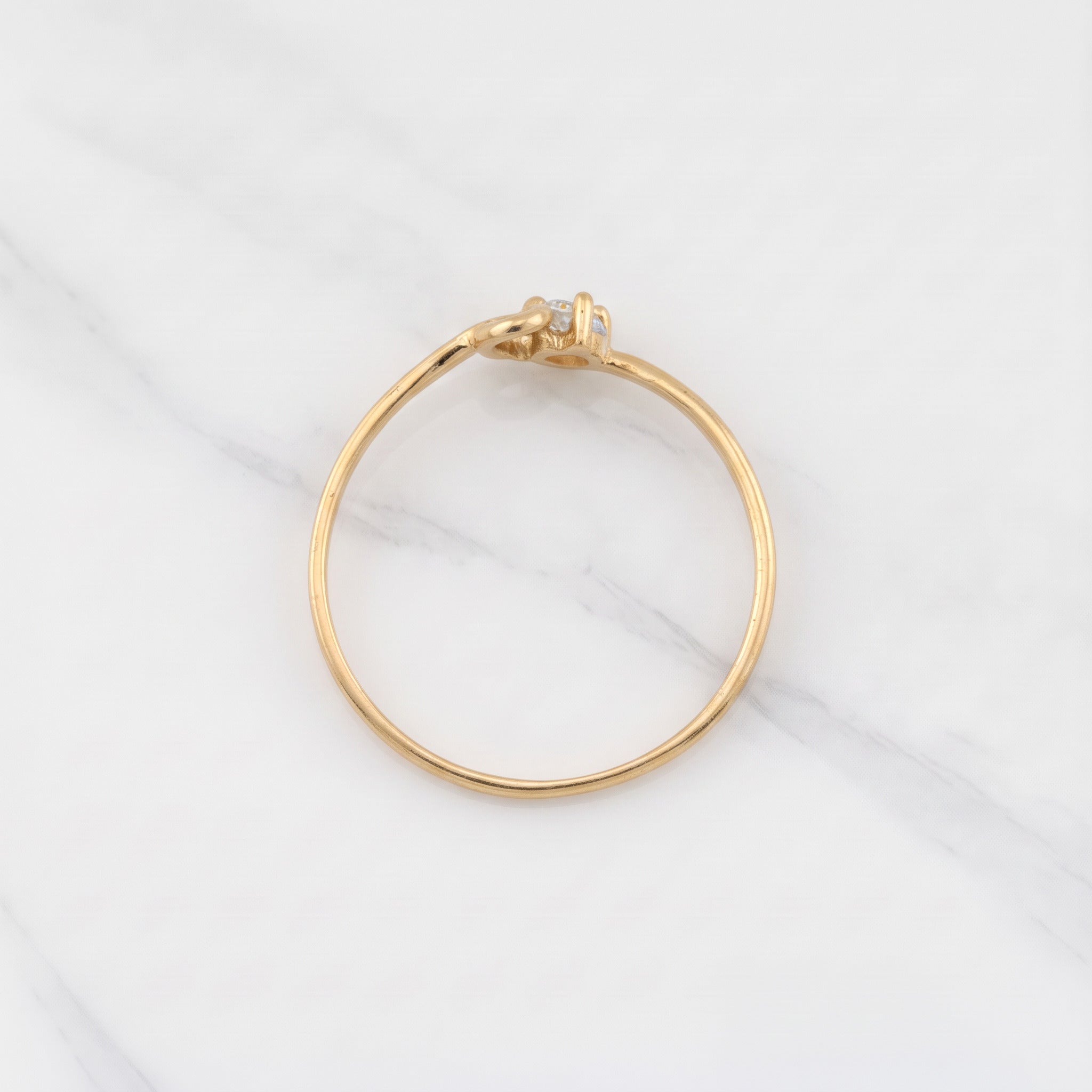 Anillo Solitario Lazo 0.85g / T8.75 Oro Amarillo 18K