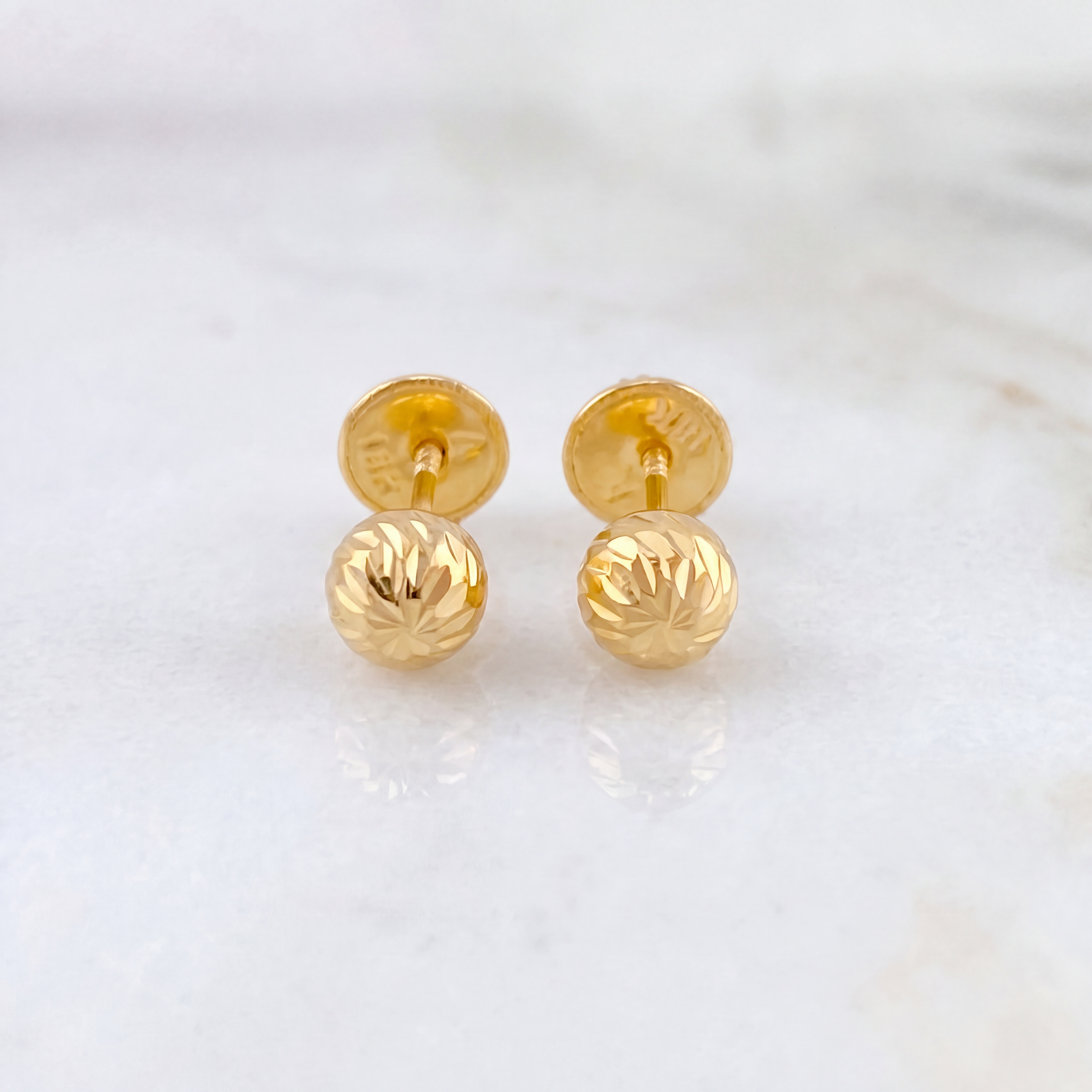 Topos Bola Diamantada 0.7 g / 5 mm Oro Amarillo 18K