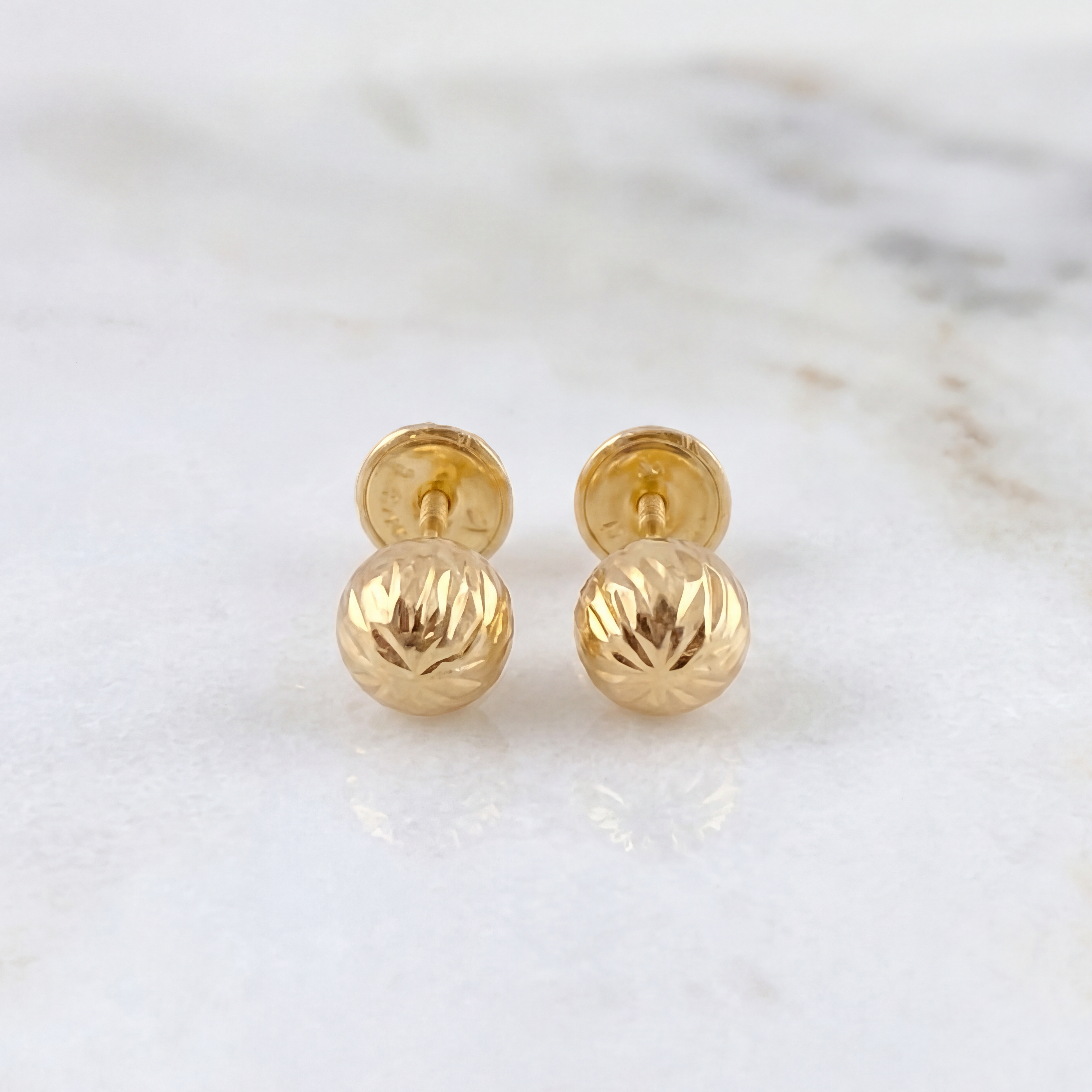 Topos Bola Diamantada 0.8 g / in / 6 mm Oro Amarillo 18K