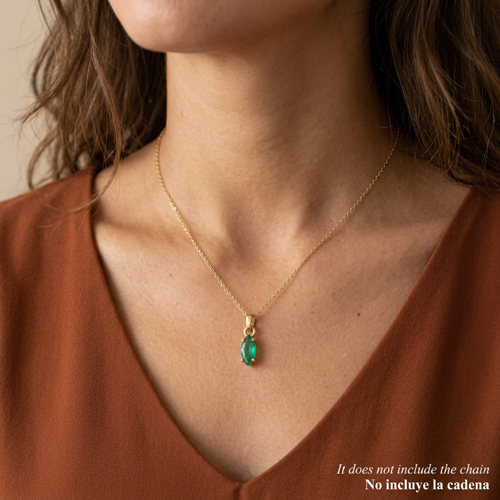 Oval Pendant Emeralds 55 Pts 0.5gr / 1/2 in / Yellow Gold 18K %
