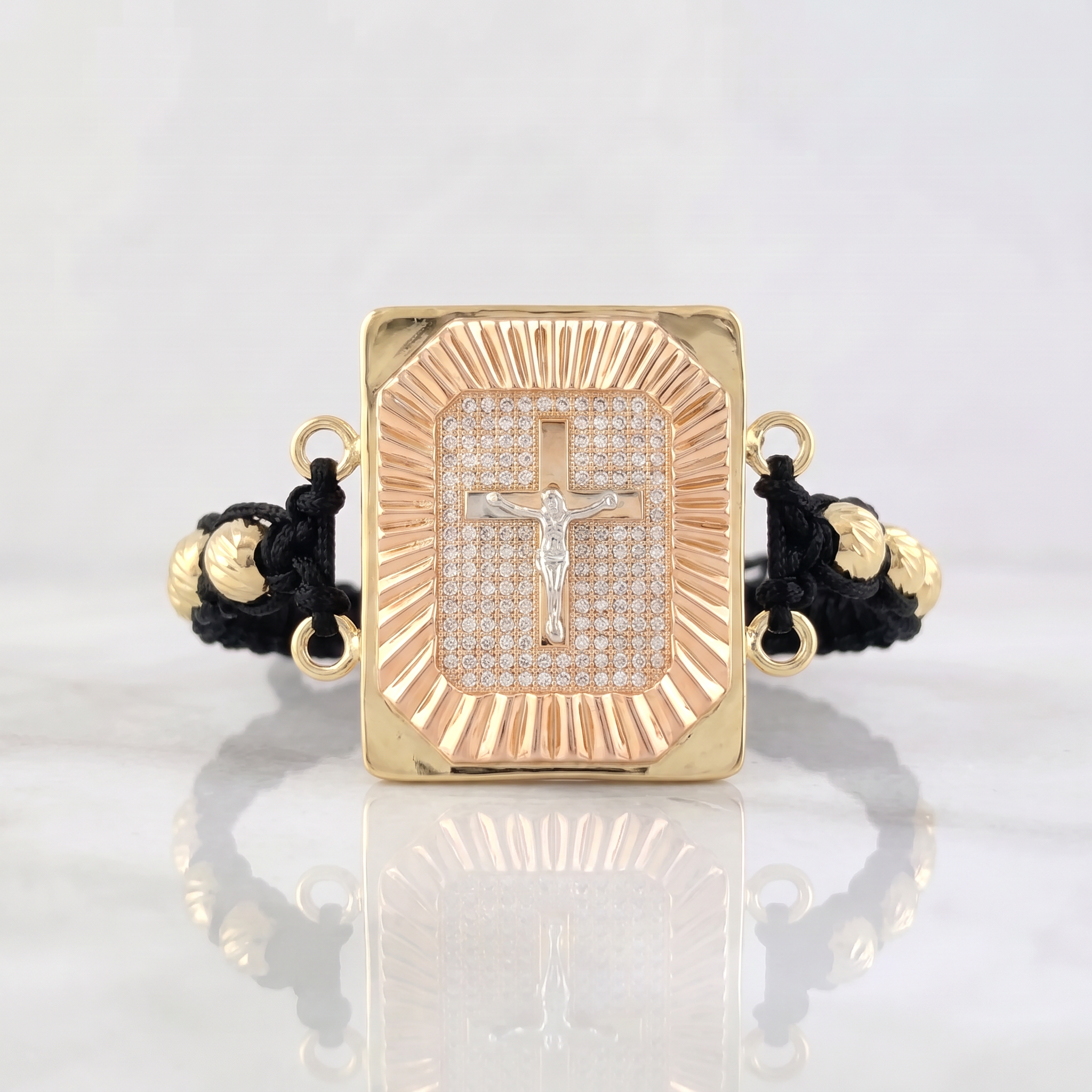 Pulsera Tejida Símbolo de Amor Tres Oros 18K