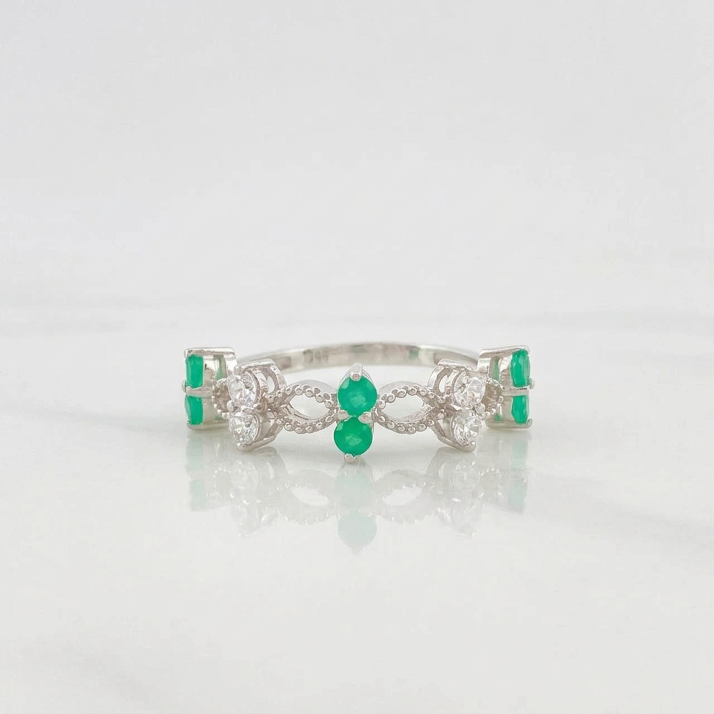 Emerald Flowers Ring 39Pts 2.05 g / T7 Silver 925