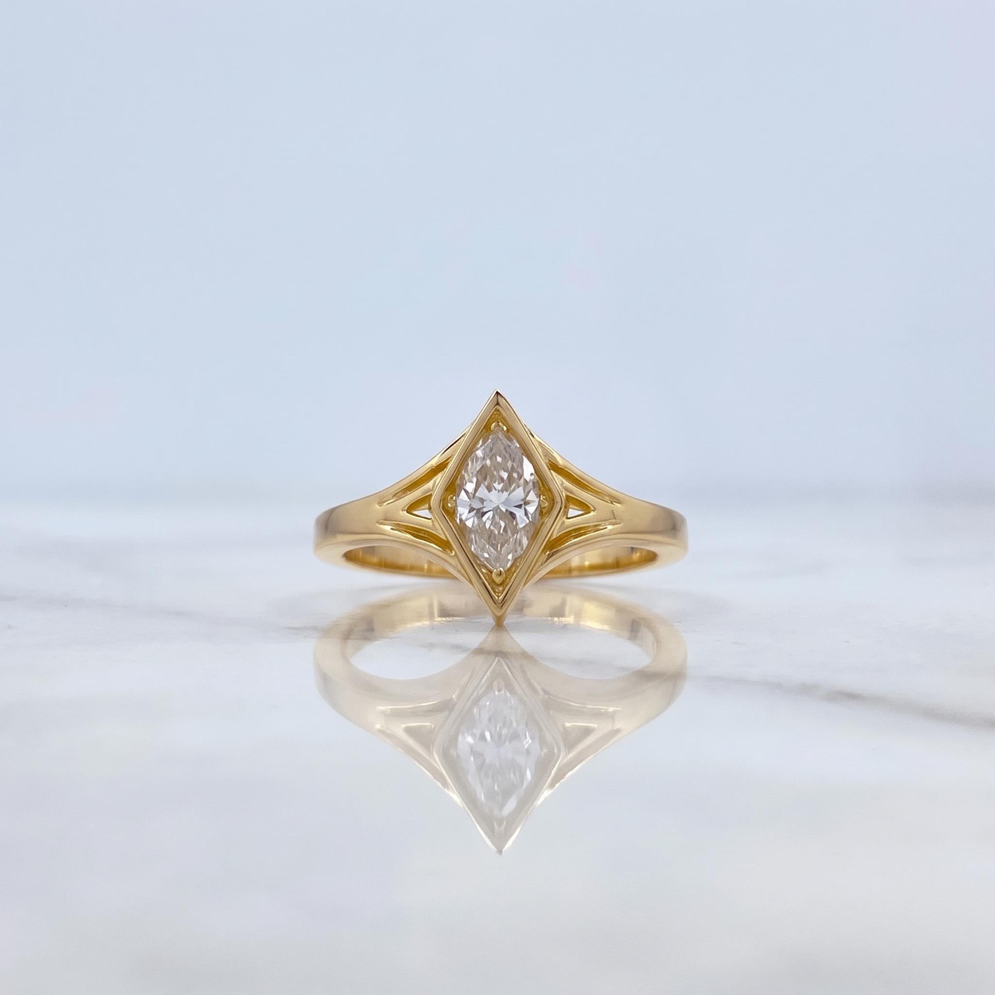 Solitaire Solitaire Marquise 4.94gr / Size 6 1/4 / Diamond 0.46 Qts Yellow Gold (Jewelry Offer) &