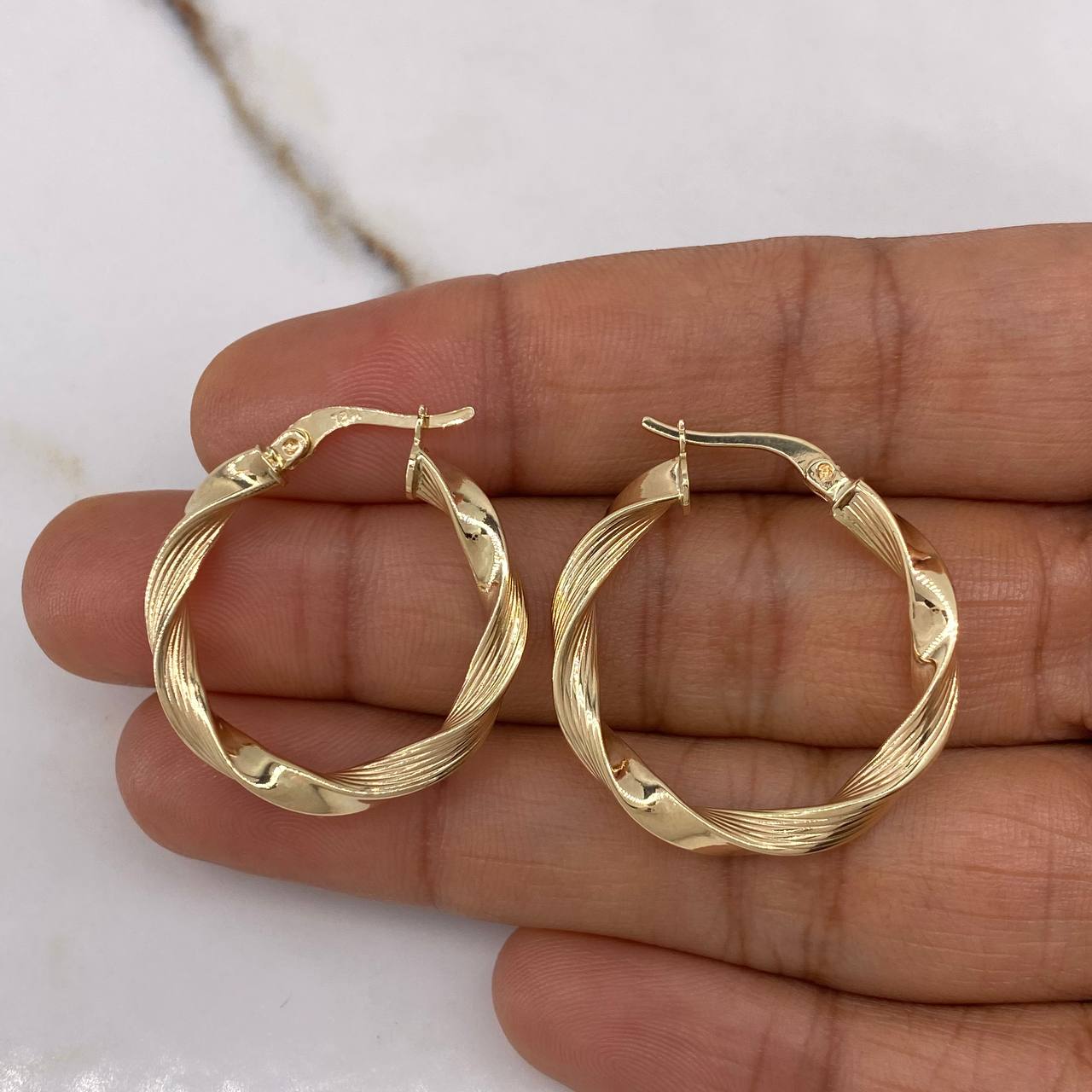 Hoop Earrings Worth 2.95gr / 3cm / Striped Spiral Yellow Gold &