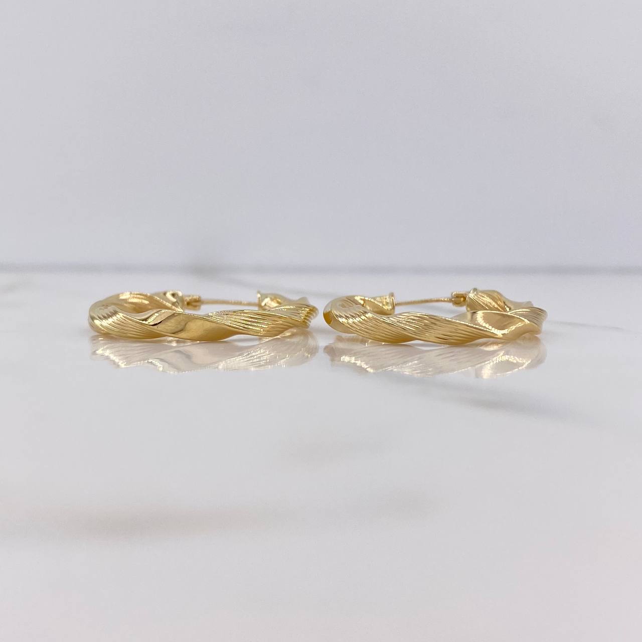 Hoop Earrings Weigh 2.8gr / 3cm / Striped Spiral Yellow Gold &
