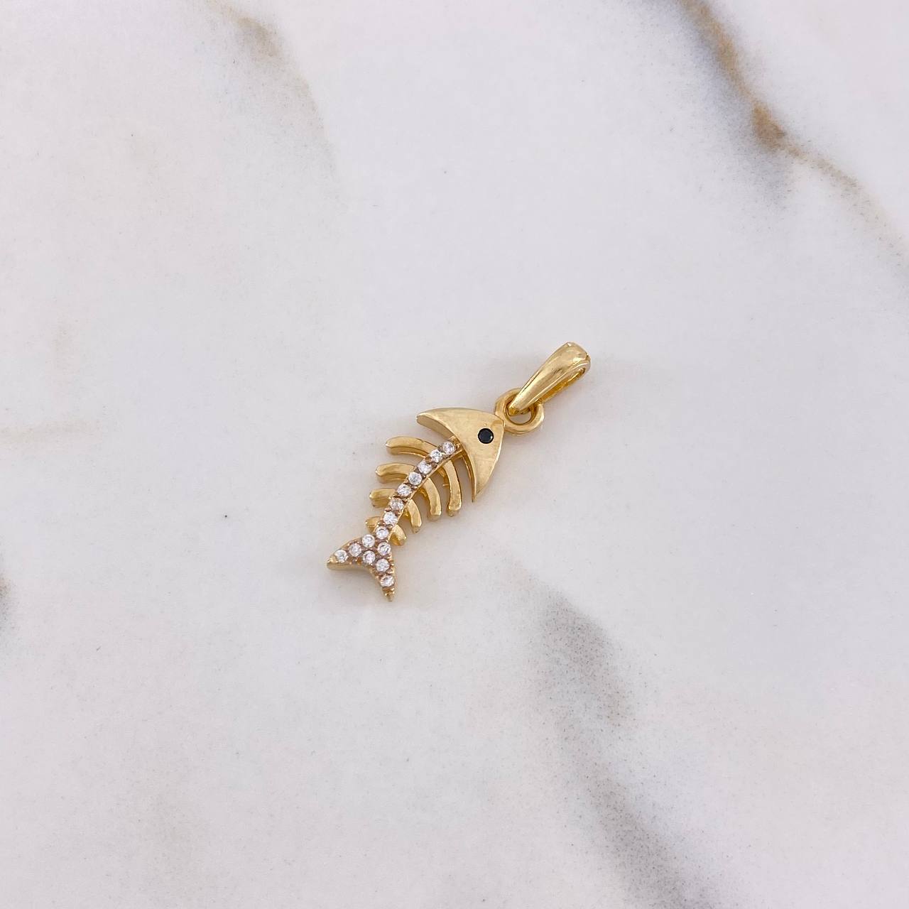 Pendant Fish Spine 1.85gr / 2.7cm / White Zircons Black Yellow Gold $