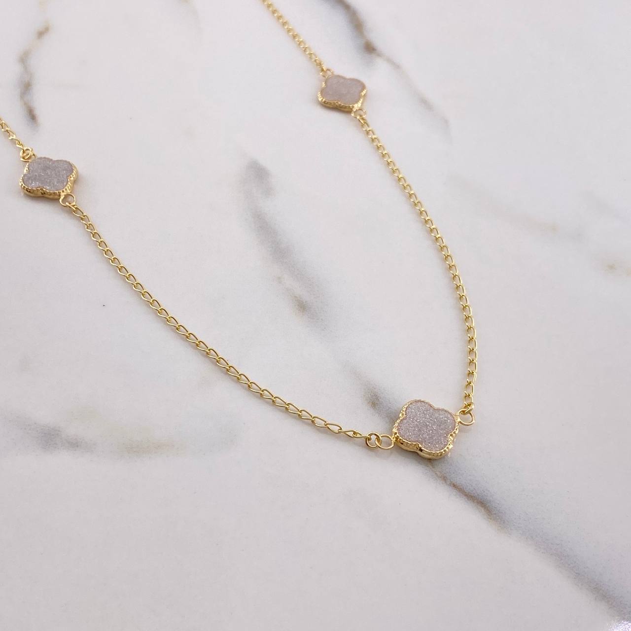 Espiga Chain Clover 3.8gr / 40cm / 2mm White Resin Vinotinta Yellow Gold $