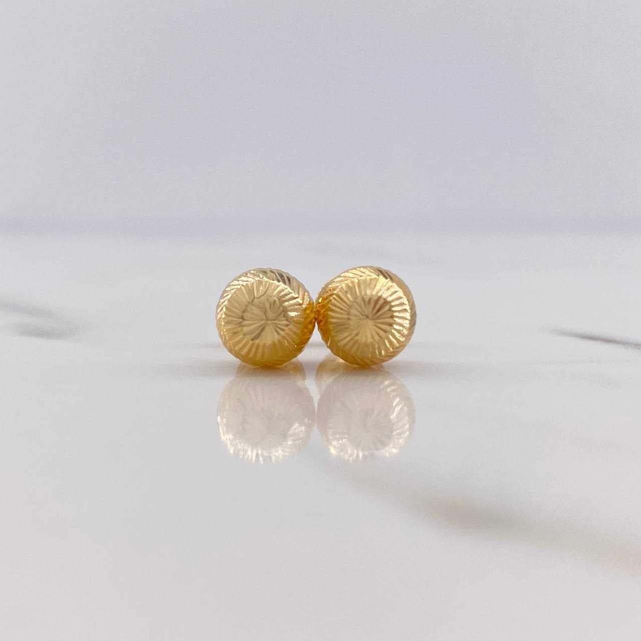 Stud Earrings Bead 0.95gr / 7mm Diamond Cut 18K Yellow Gold $