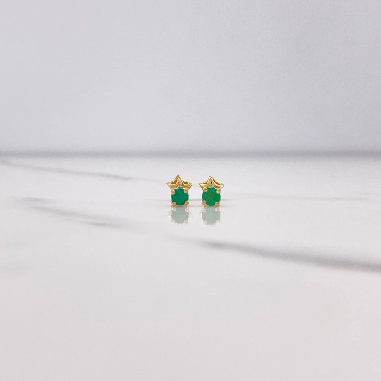 Stud Earrings Circle 0.85gr / 1cm / Emerald 0.20 Qts Yellow Gold (Jewel) &