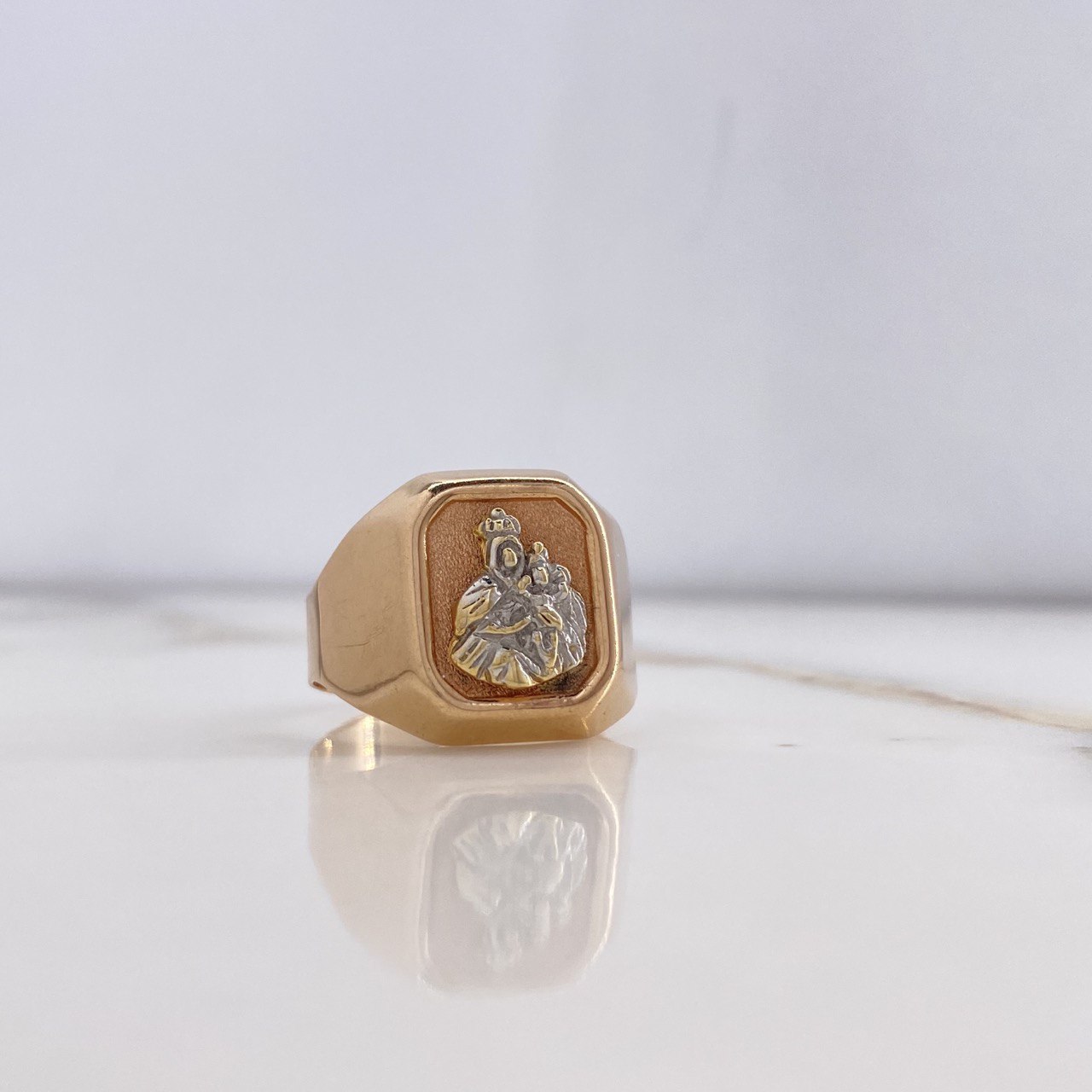 Virgin del Carmen Signet Ring 3.9gr / Size 9 1/4 / Two-tone White and Rose Gold $