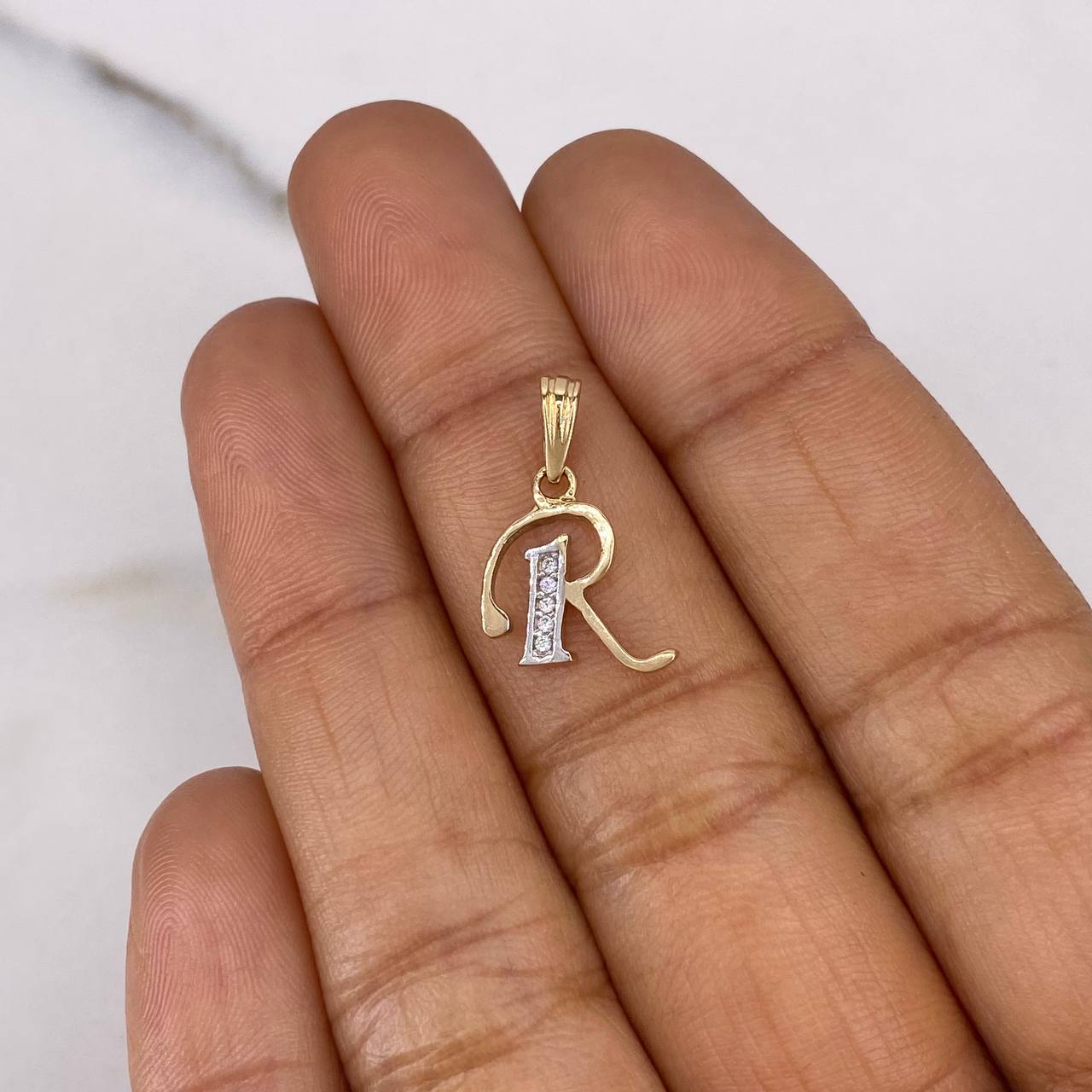 Pendant Letter R 0.8gr / 1.9cm / White Zircons Two-tone Yellow White 18K $