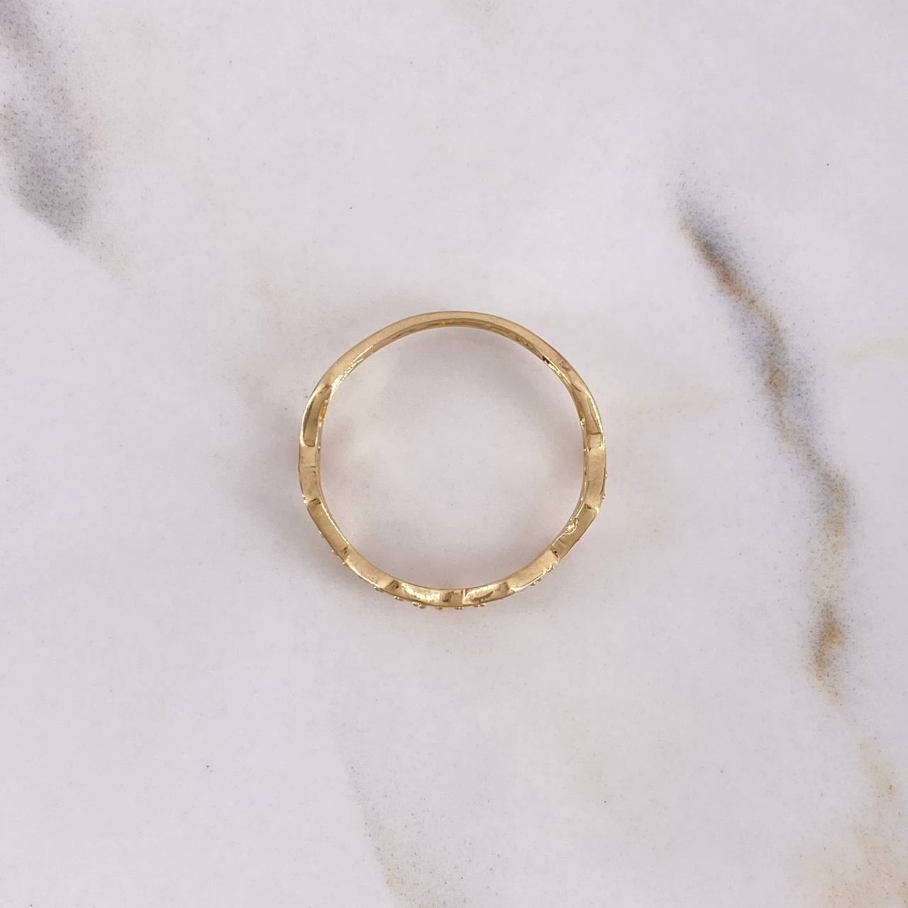 ZigZag Ring 1.55gr / Size 6 3/4 / White Zircons 18K Yellow Gold $