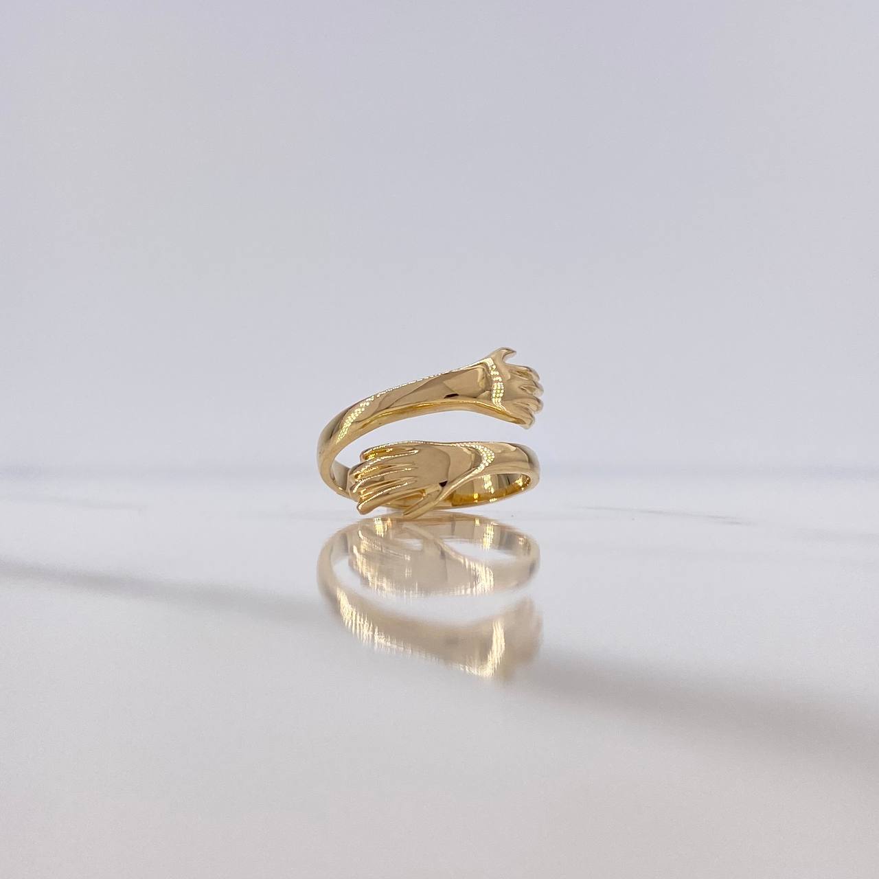 Hug Ring 3.4gr / Size 5 3/4 / 18K Yellow Gold $