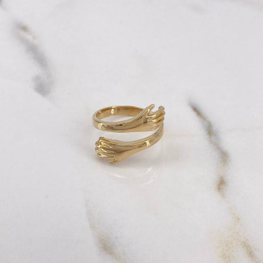 Hug Ring 3.4gr / Size 5 3/4 / 18K Yellow Gold $