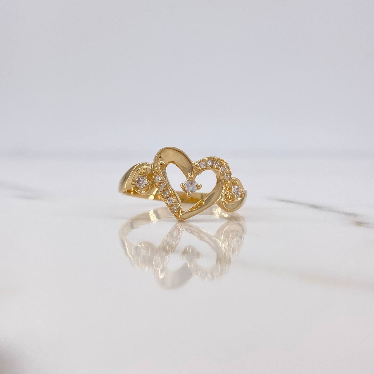 Anillo Corazon 2.35gr / T7 1/4 / Circones Blancos Oro Amarillo 18K $