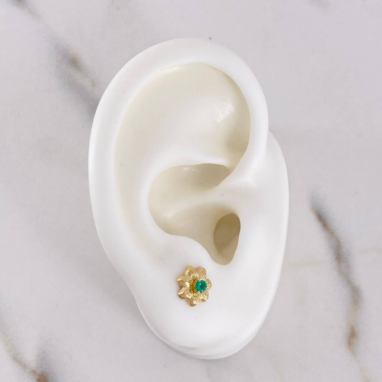 Stud Earrings Flower 1gr / Emerald 12pts 18K Yellow Gold (Jewel) $
