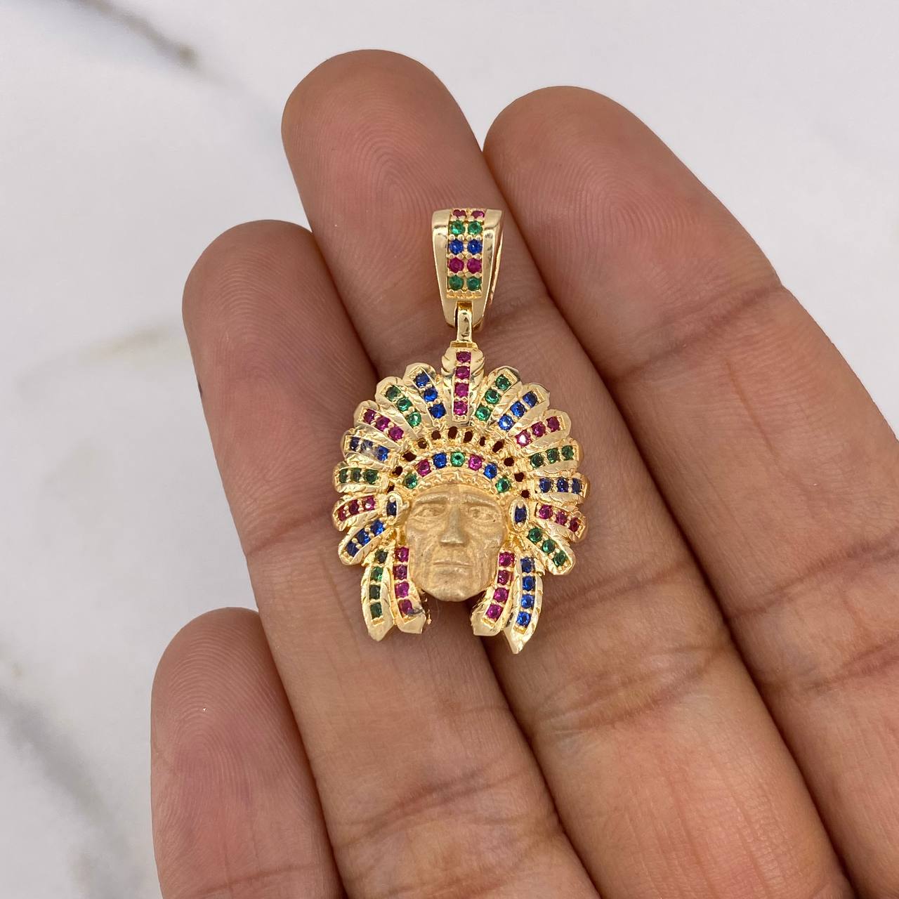 Pendant Indian 4.6gr / 3.2cm / Colored Zircons 18K Yellow Gold $