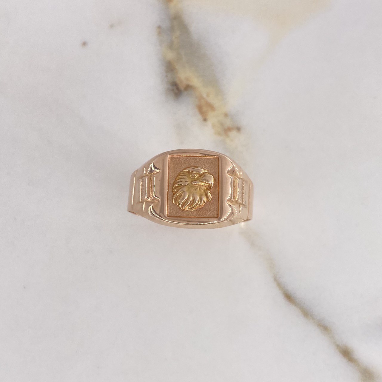 Anillo Sello Aguila 3.25gr / T9 1/2 / Dos Oros Amarillo Rosa $