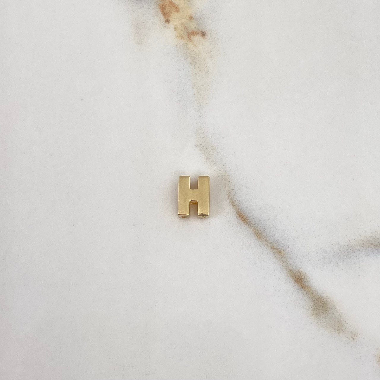 Pendant Letter H 0.7gr / 0.7cm / 3D Polished Yellow Gold $