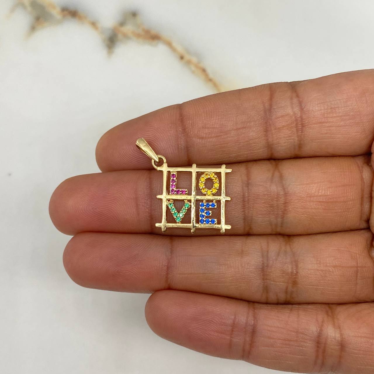 Pendant Love 1.75gr / 2cm / Colored Zircons Yellow Gold $