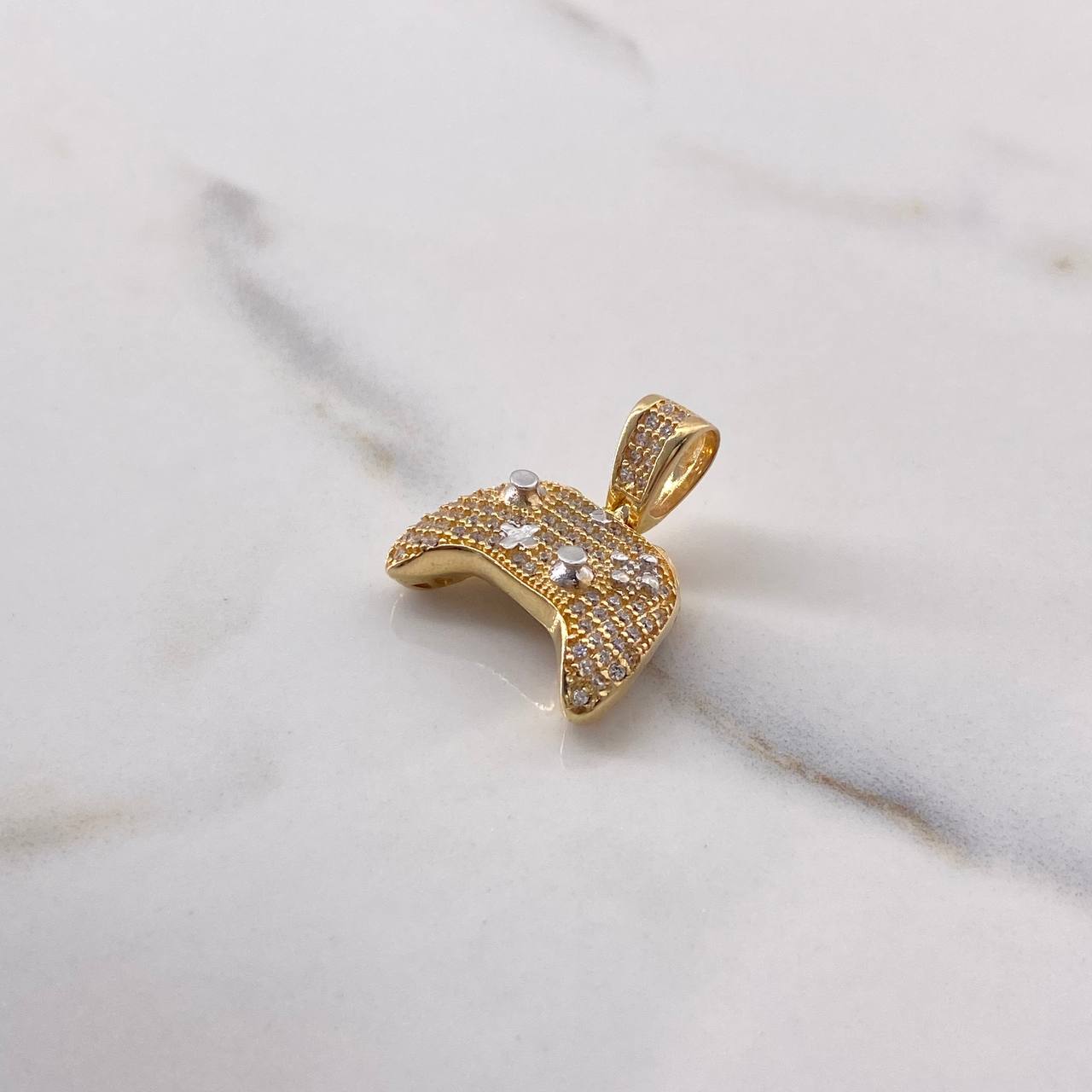 Pendant Control Play 5.95gr / 2.3cm / White Zircons Two Yellow and White Golds $