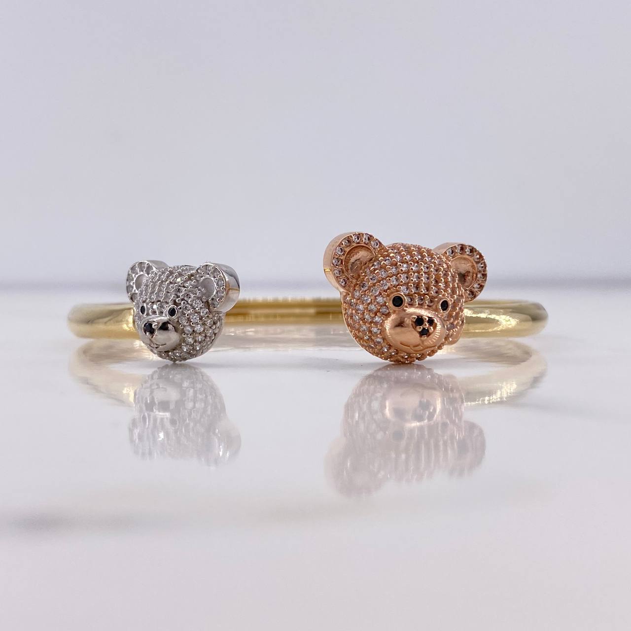 Bracelet Hug Bears 7.7gr / 16cm / White Black Zircons Three Golds &