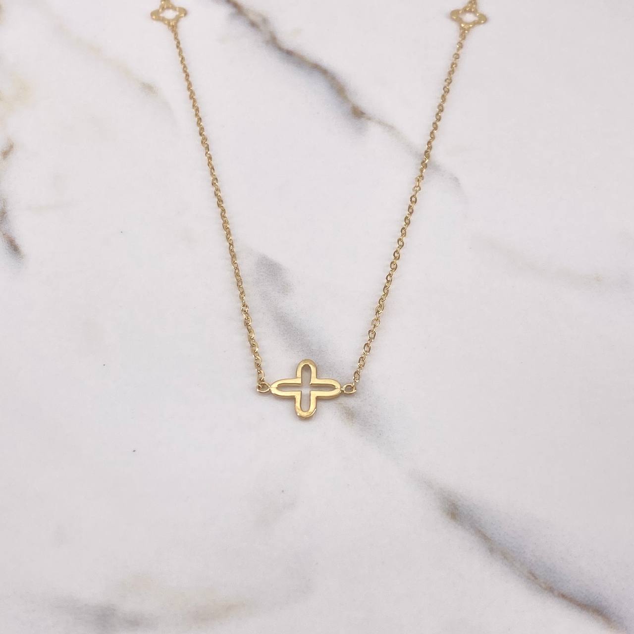 Chain Hoop followed by Flowers 2.4gr / 45cm / 1mm Yellow Gold +3 $
