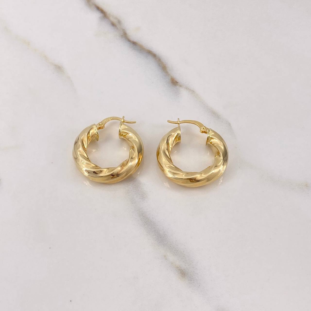 Hoop Earrings Earrings 4.9gr / 2.5cm / Twisted Yellow Gold &