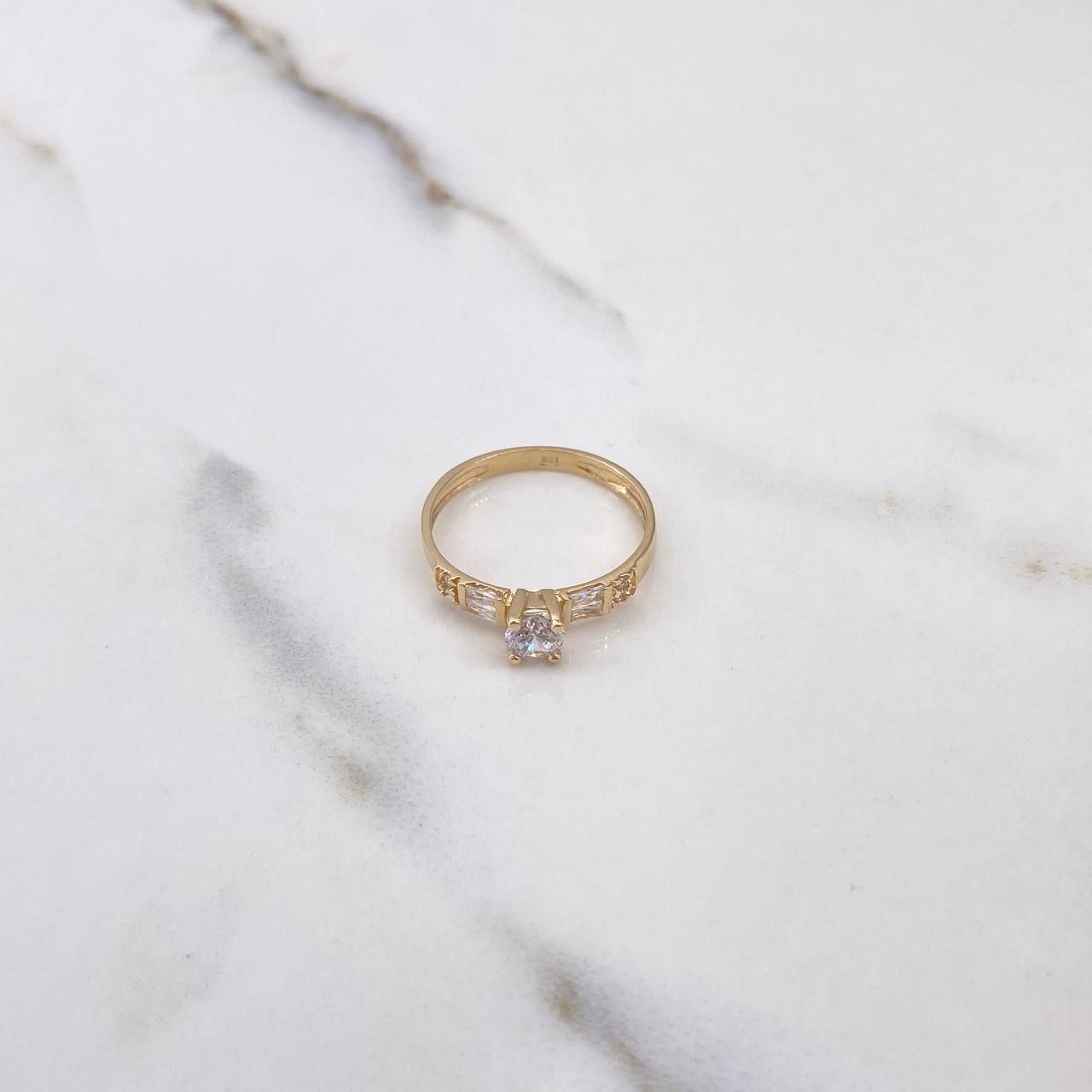 Ring Solitaire 1.95gr / Size 6 3/4 / White Zircons Yellow Gold $