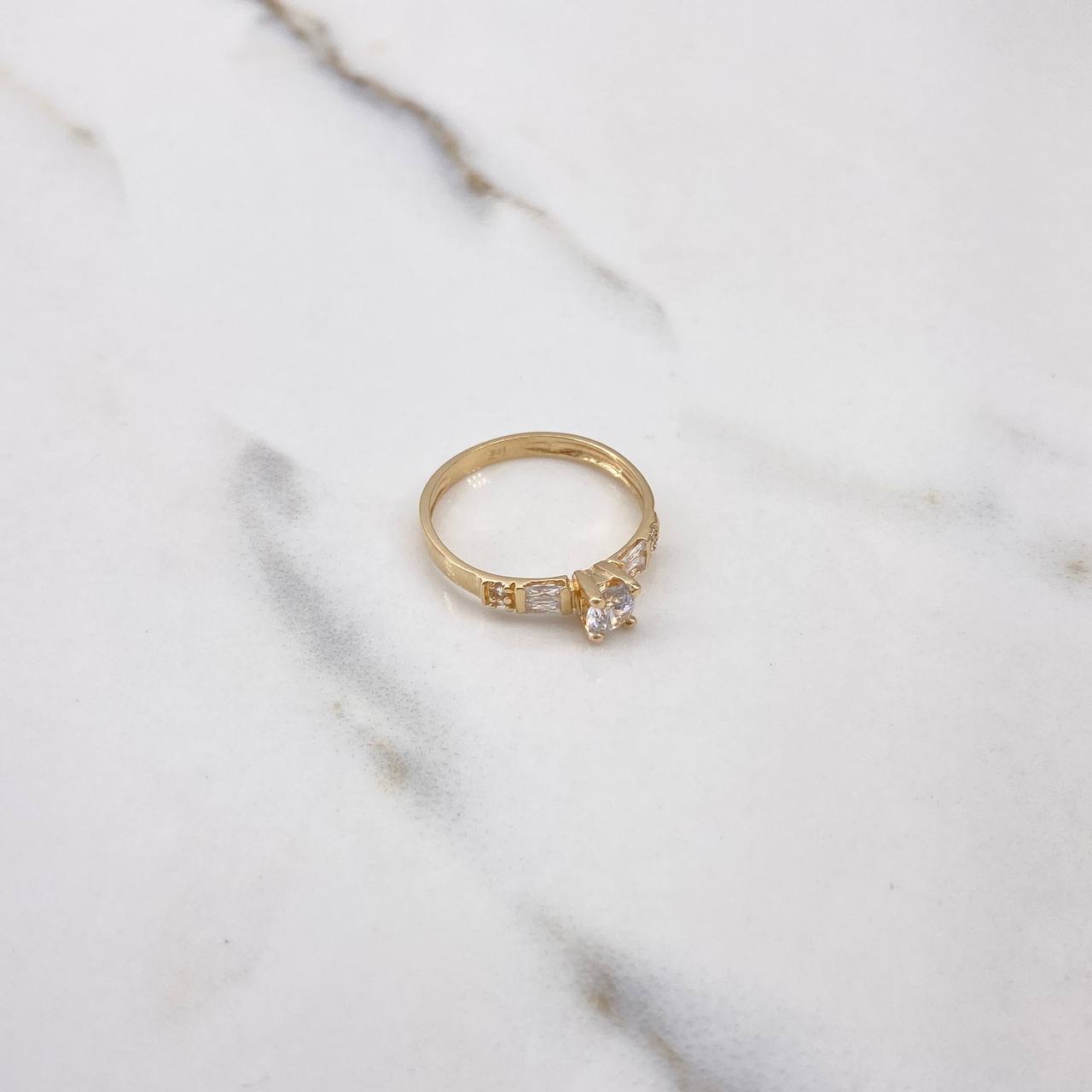 Ring Solitaire 1.95gr / Size 6 3/4 / White Zircons Yellow Gold $