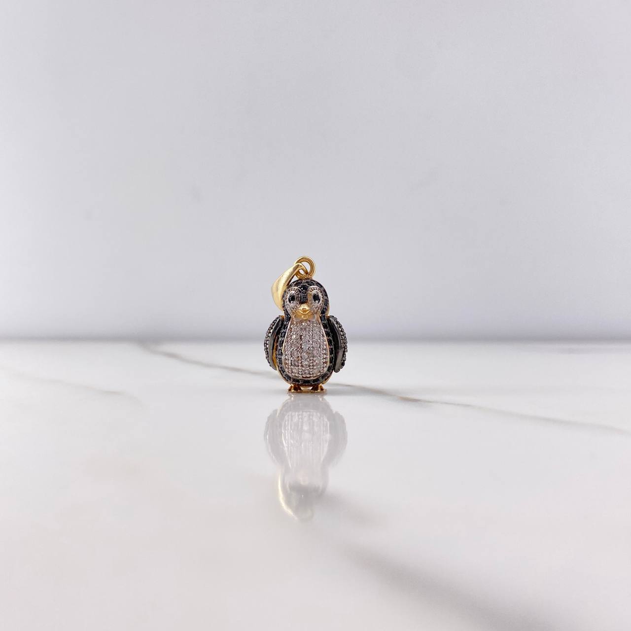 Pendant Penguin 3.9gr / 2.7cm / White and Black Zircons Two Yellows White $