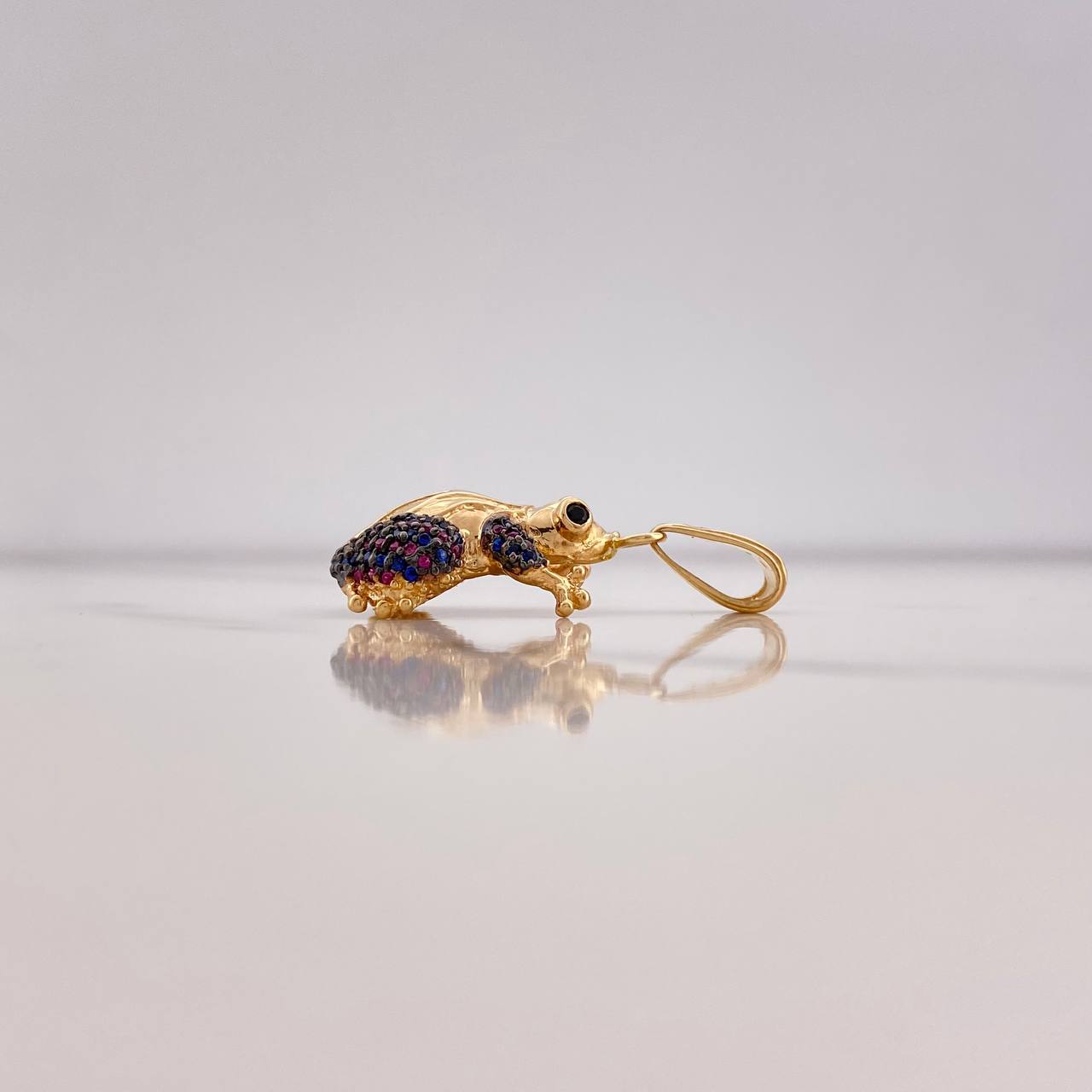Pendant Frog 8.85gr / 3.5cm / Fuchsia Black Blue Zircons Yellow Gold $
