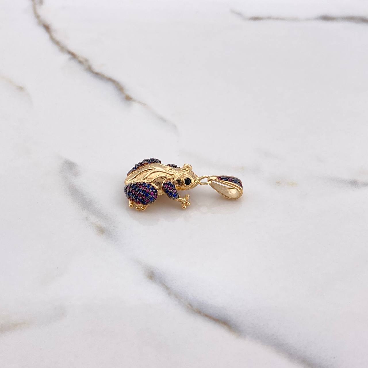 Pendant Frog 8.85gr / 3.5cm / Fuchsia Black Blue Zircons Yellow Gold $