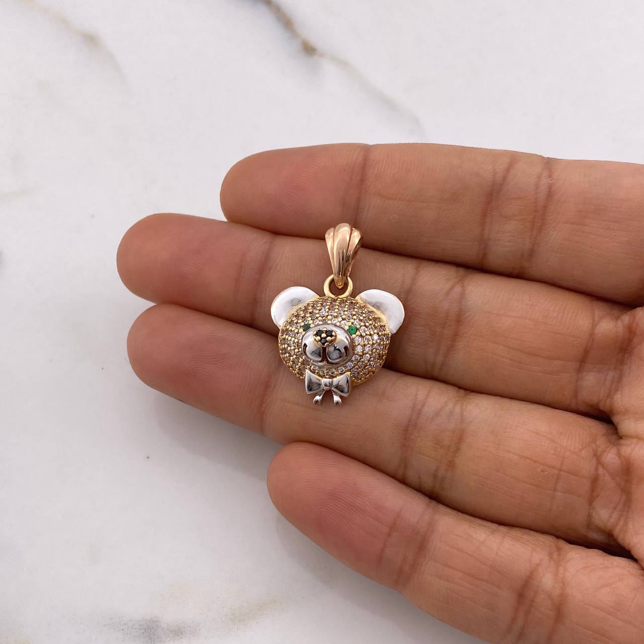 Pendant Bear Face 3.55gr / 2.6cm / White Black Green Zircons Three Golds $