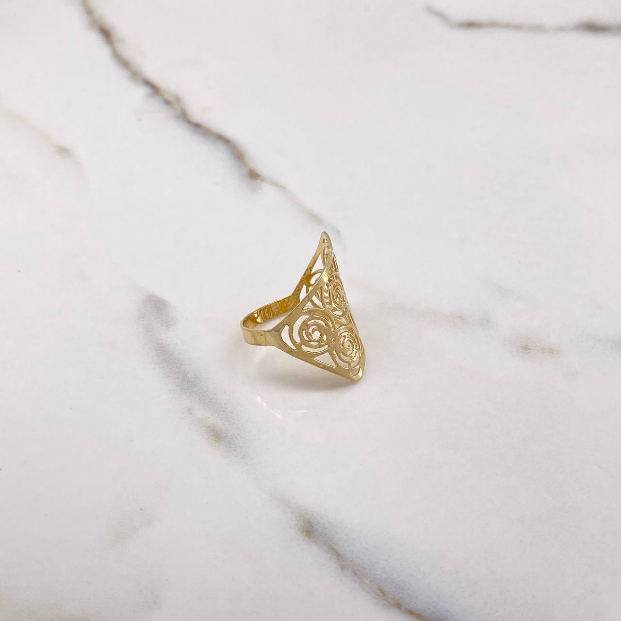 Arabesque Ring 2.55gr / Size 7 1/2 / Yellow Gold &