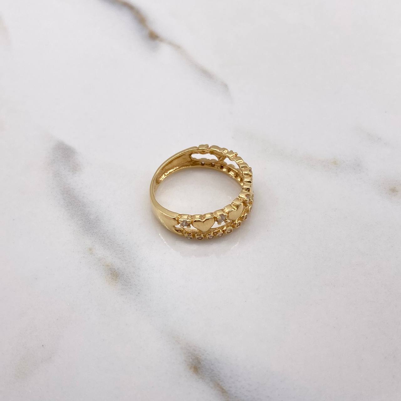 Hearts Ring 2.65gr / Size 6 1/2 / White Zircons Yellow Gold &