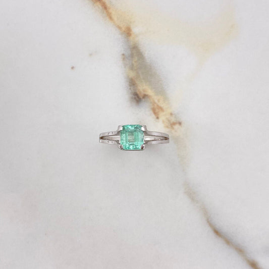 Ring Solitaire Double Line Square 2.69gr / T6 1/4 / Emerald 1.00 Qts White Gold (Jewelry Offer) &
