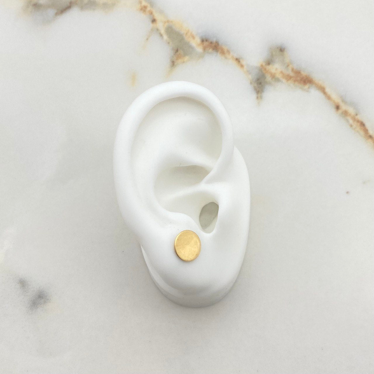 Stud Earrings Circle 1.1gr / Smooth Yellow Gold $