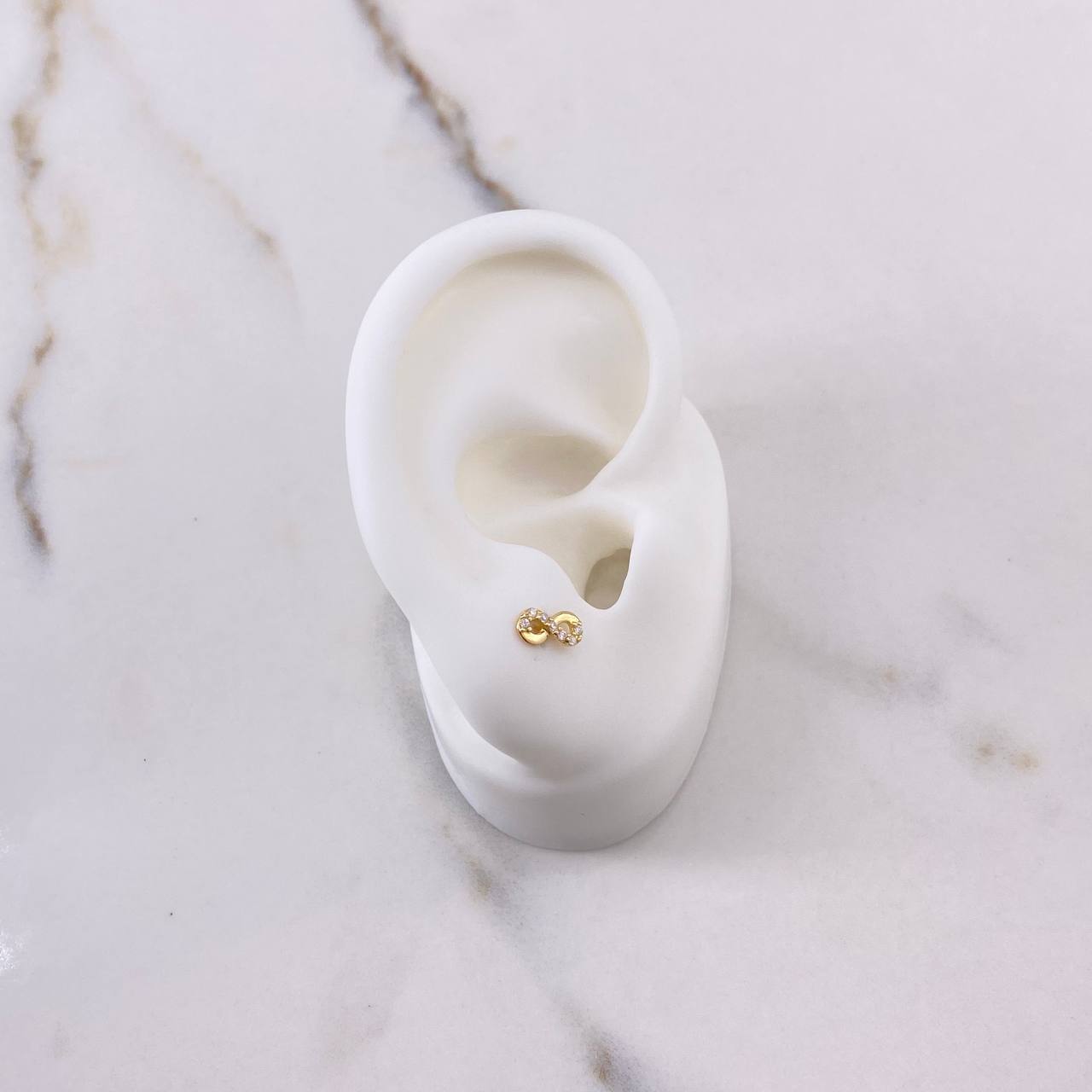 Topos Infinito 0.65gr / Circones Blancos Oro Amarillo 18K &