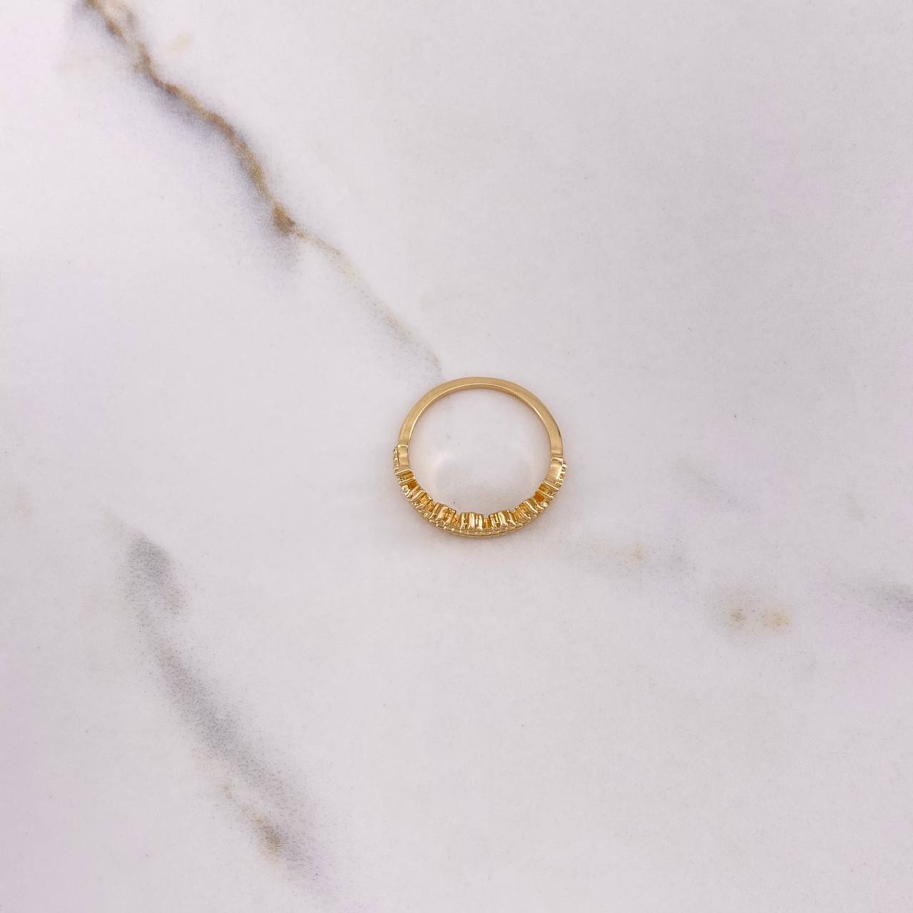 Crown Ring 2.7gr / T5 3/4 / White Zircons Yellow Gold &