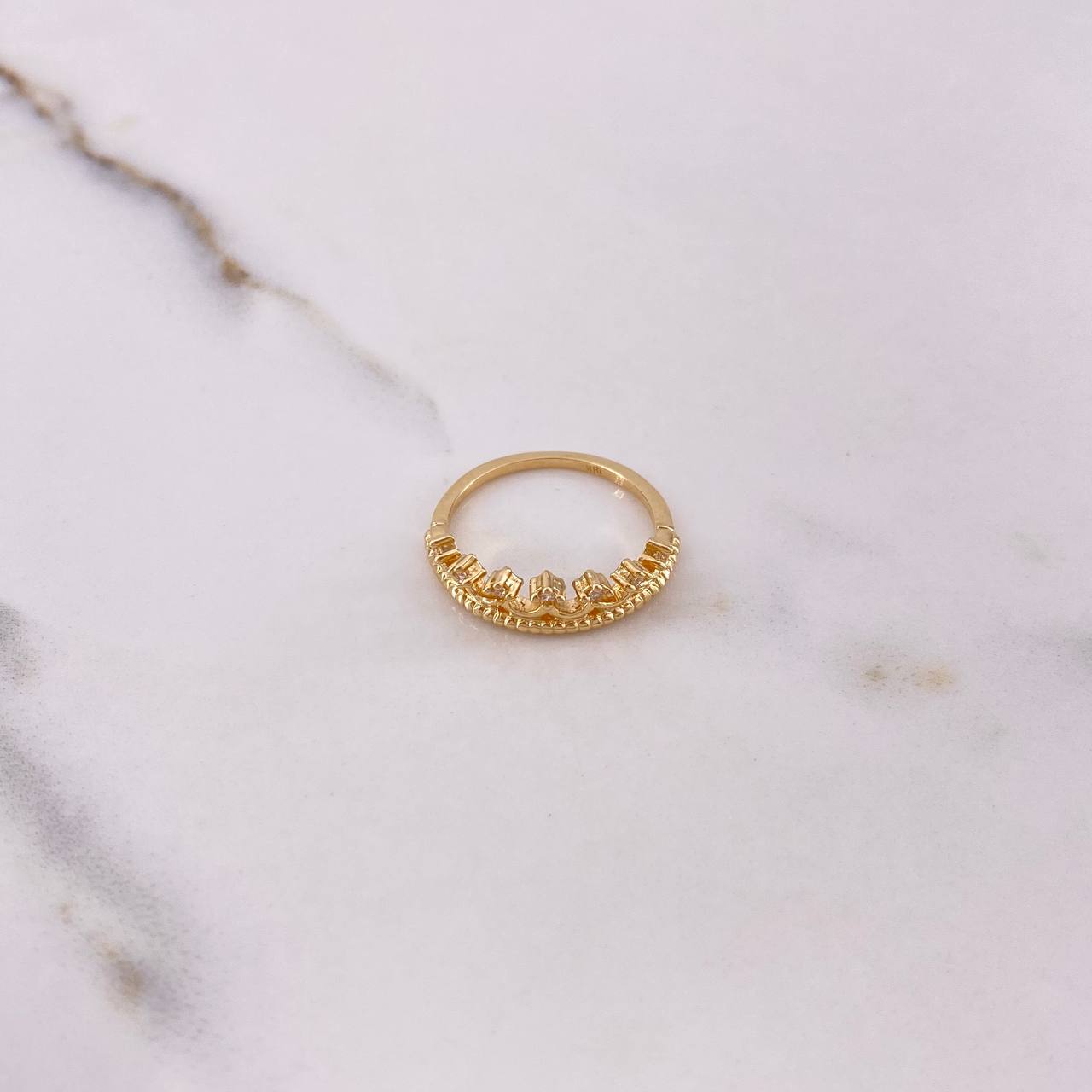 Crown Ring 2.7gr / T5 3/4 / White Zircons Yellow Gold &