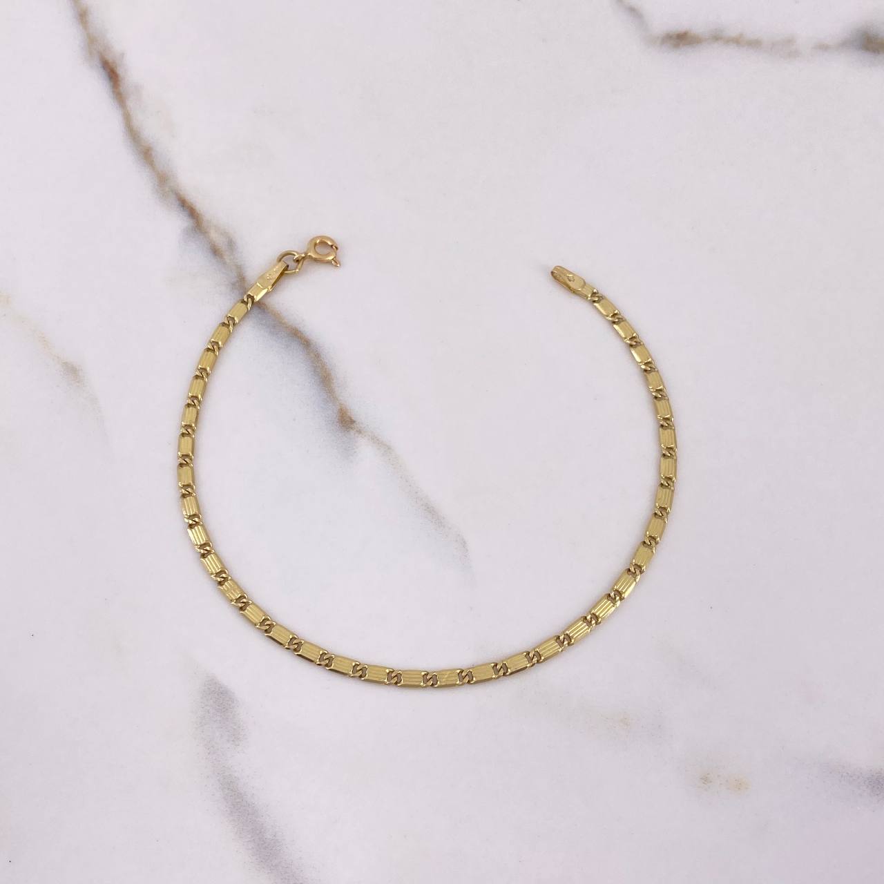 Flat Anchor Bracelet Striped 4.9gr / 19cm / 2mm Yellow Gold $