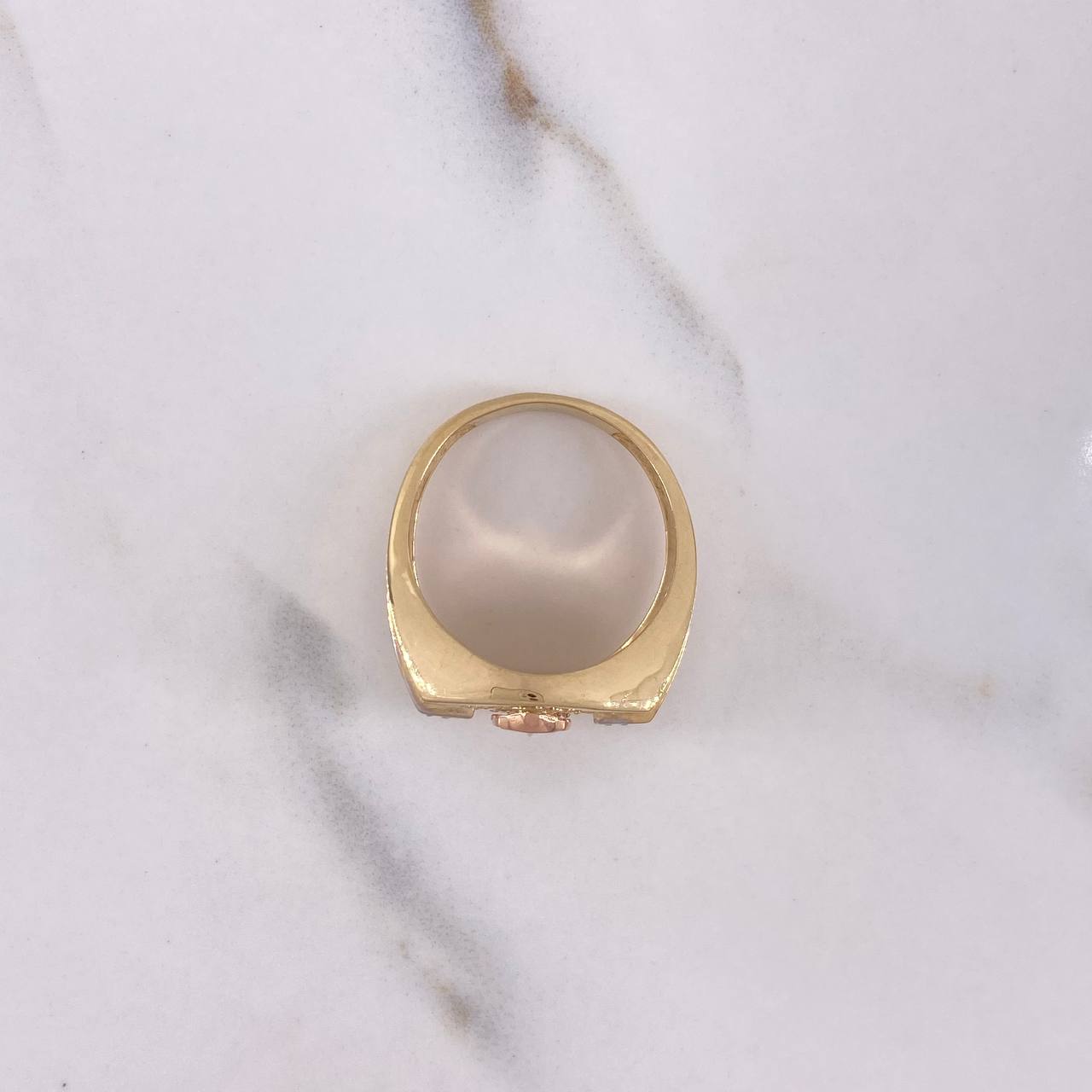 Anchor Ring 9.45gr / T10 / White Zircons Three Golds $