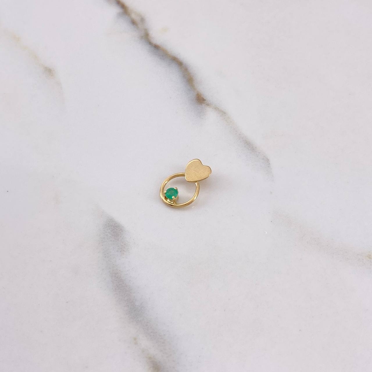 Dije Argolla Corazon 0.55gr / 1.5cm / Esmeralda 15pts Oro Amarillo (Joya) &